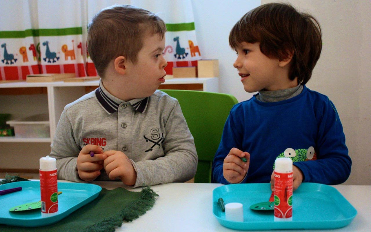 Aktivitete me fëmijët e Down Syndrome Kosova për shënimin e Ditës Ndërkombëtare të Sindromit Down (2015).